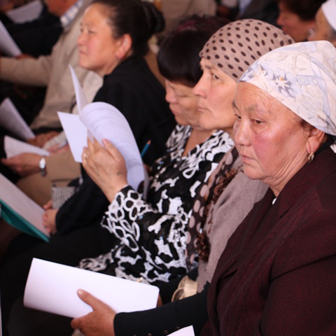 В Бостеринском айылном аймаке состоялись общественные слушания по местному бюджету на 2015 год