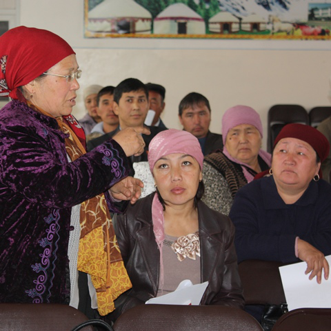 В 27 айылных аймаках Джалал-Абадской и Иссык-Кульской областей пройдут общественные слушания по формированию бюджета на 2016 год