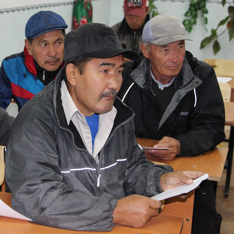 В Кыргызстане запущена новая программа повышения квалификации глав айыл окмоту и депутатов айылных кенешей