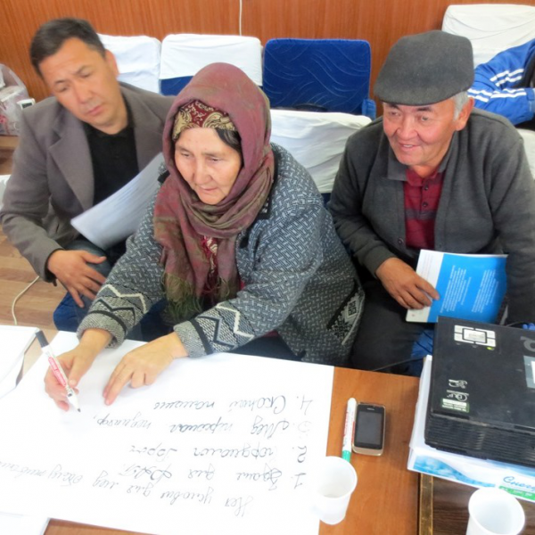Представители Кызыл-Тууского муниципалитета интересуются передовым опытом джалал-абадских коллег по проведению общественных мероприятий